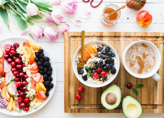 Debunking weight loss myths Navigating through all the nutritional information online can be difficult with all the misinformation out there.  Read on to find out which weight loss myths have been debunked today by The London Dietitian!